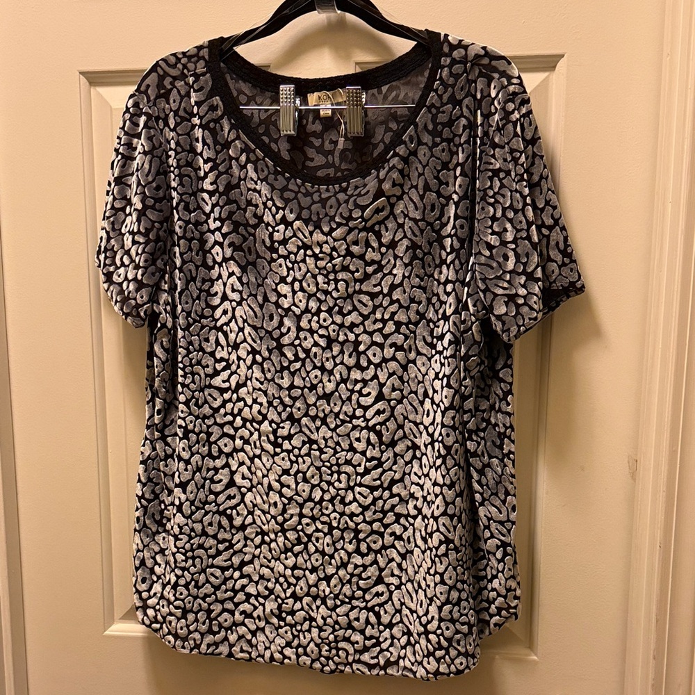 Kori Metallic Leopard Print Short Sleeve Top